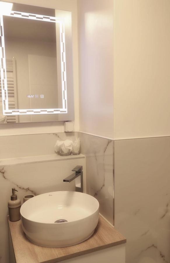 Apartman Nila Lägenhet Vukovar Exteriör bild