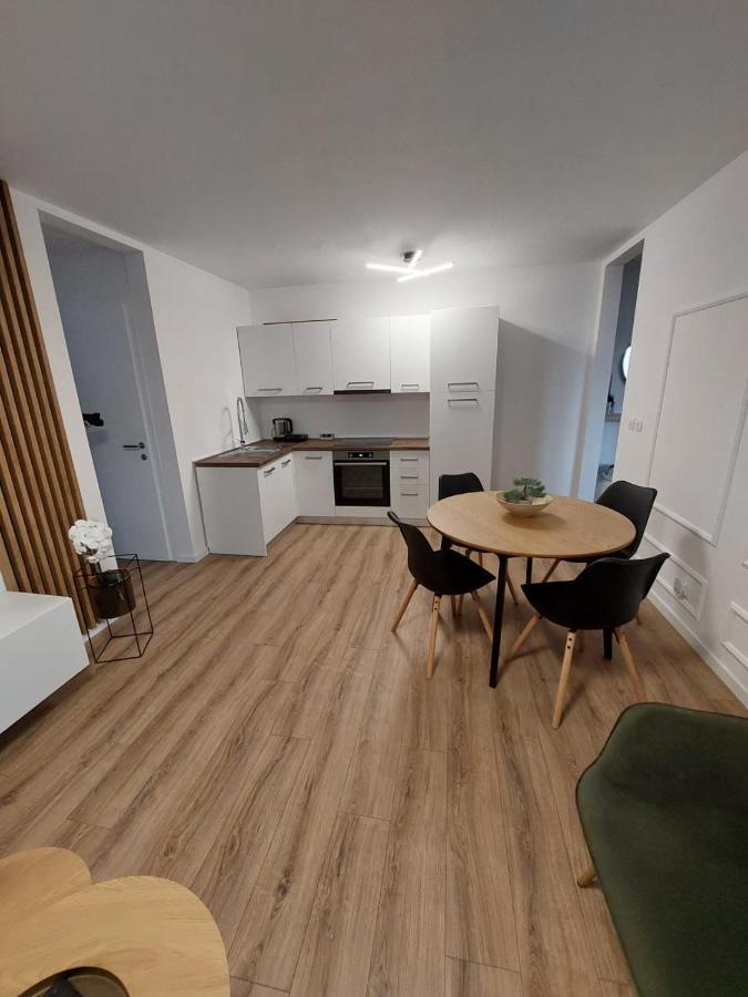Apartman Nila Lägenhet Vukovar Exteriör bild